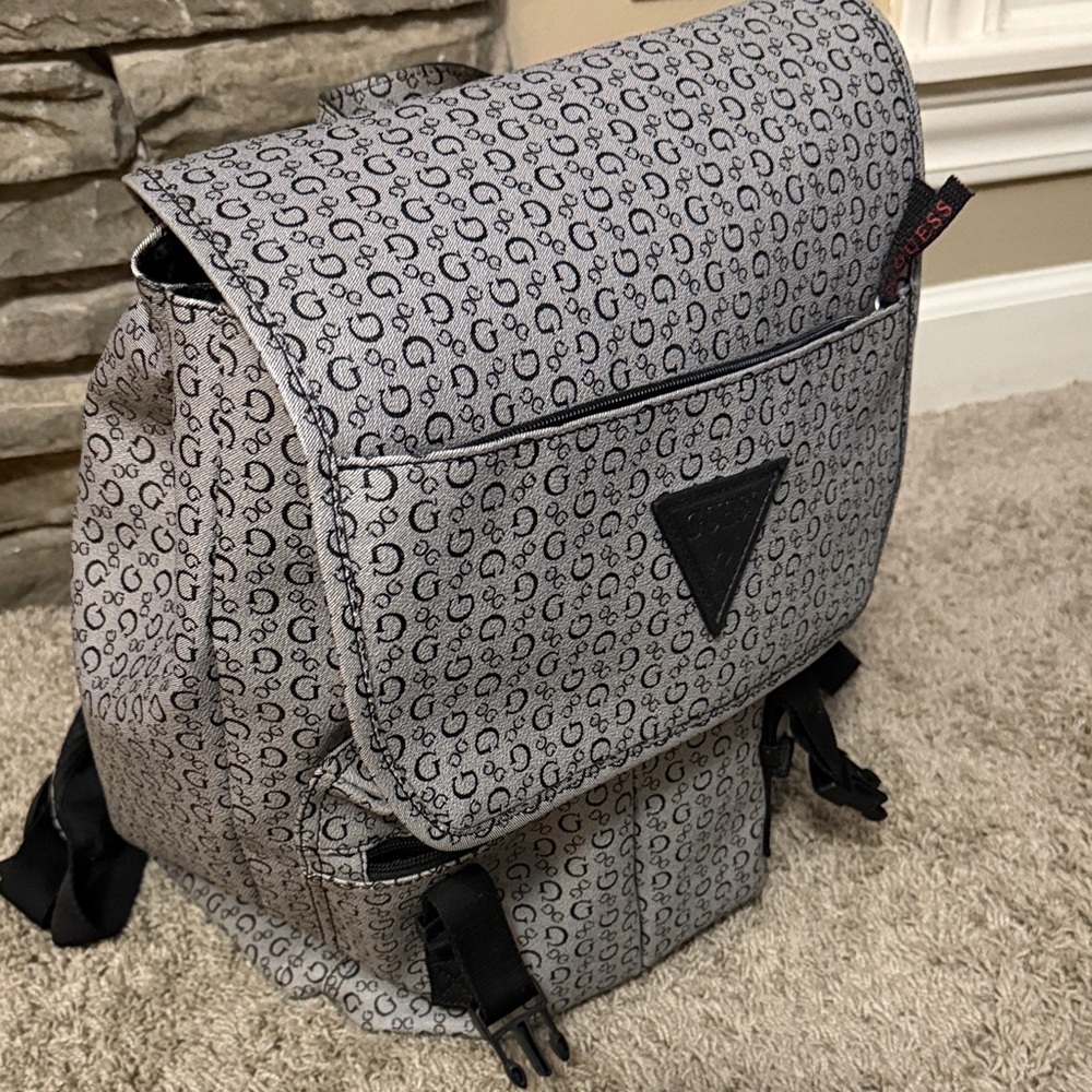 Stylish Gray Guess Backpack - Picture 9 of 10